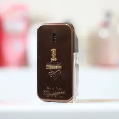 Elegancki flakon perfum 1 Million Privé Paco Rabanne, symbol luksusu i sukcesu.